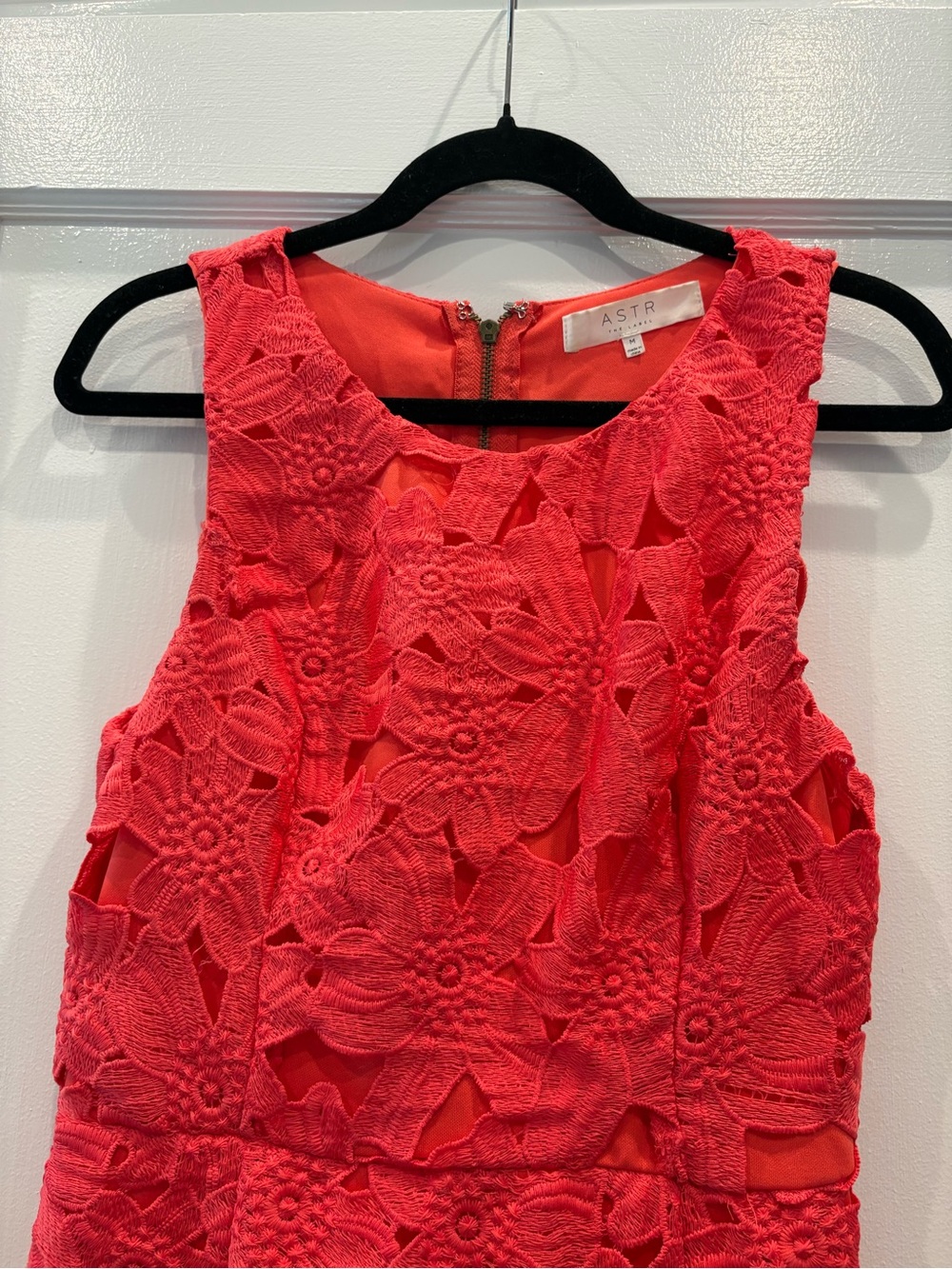 ASTR the Label Floral Lace Mini Dress Size Medium Coral Wedding Guest Party - Picture 5 of 11